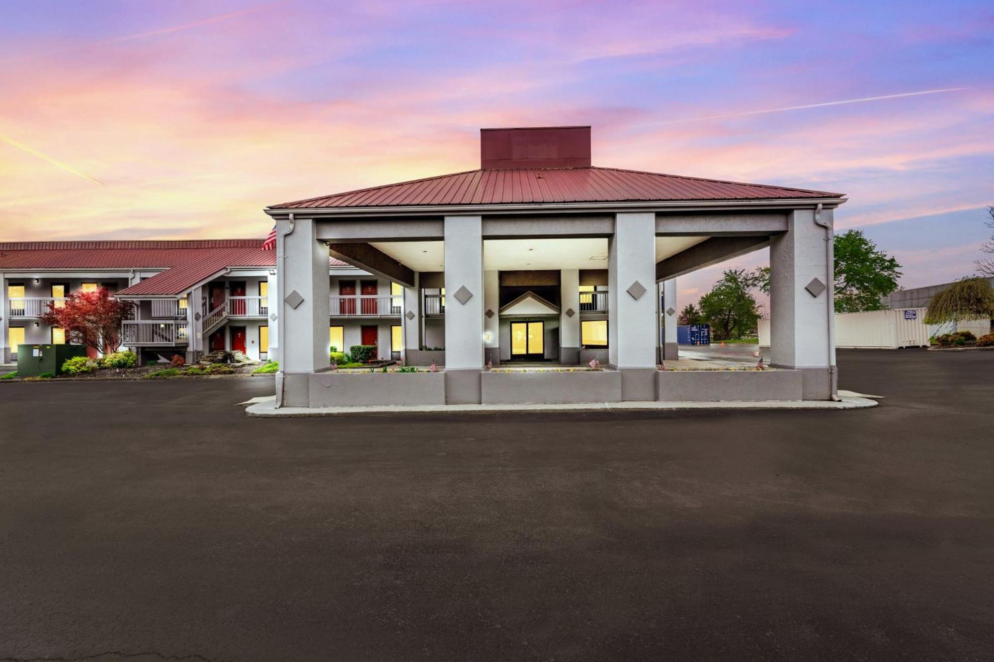 Red Roof Motel 2*