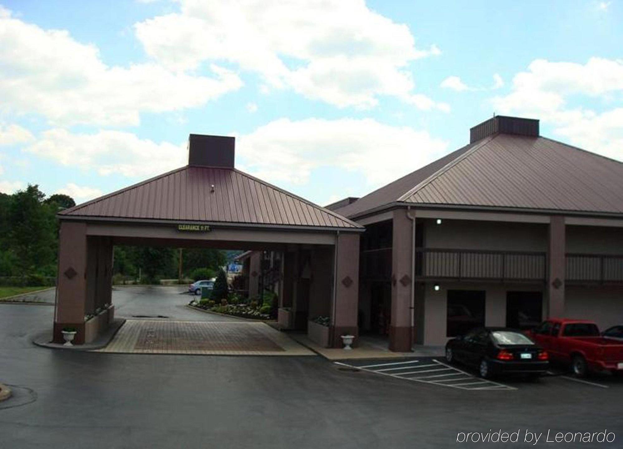 Motel Red Roof 2*